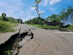 Ambles, Jalan Penghubung Kabupaten Semarang dengan Demak Ditutup