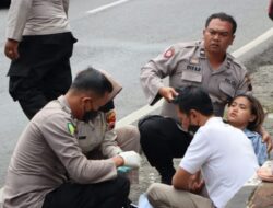 Anggota SPK dan Dokkes Polres Semarang Evakuasi Pengendara Korban Tabrak Lari