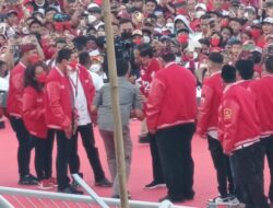 Dukung Kebijakan Jokowi, Relawan Gelar Konser Satu Komando Sapu Lidi