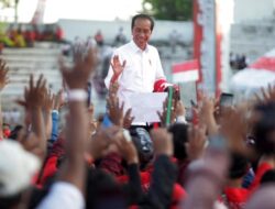 Konser Satu Komando Sapu Lidi Surabaya, Relawan Ikrar Janji Ikut Presiden Jokowi di Pilpres 2024
