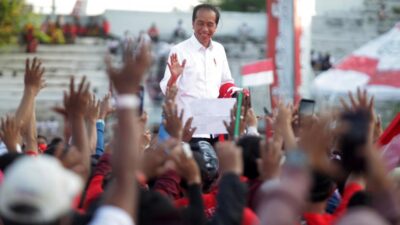 Konser Satu Komando Sapu Lidi Surabaya, Relawan Ikrar Janji Ikut Presiden Jokowi di Pilpres 2024