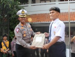 Polrestabes Semarang Beri Reward Pelajar SMP 30 Yang Viral di Medsos