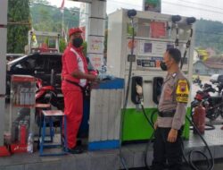 Terkait rencana kenaikan harga BBM, Jajaran Polres Semarang patroli di SPBU