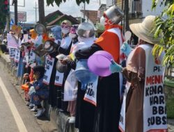 Aksi Ratusan Emak-Emak di Banjarnegara, Bawa Alat Masak Tolak Kenaikan BBM