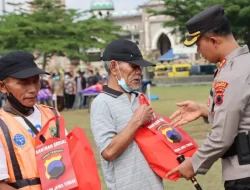 Bersama Mahasiswa, Polres Banjarnegara Salurkan 650 Paket Sembako untuk Warga