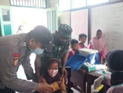 Bhabinkamtibmas Pantau Giat Bulan Imunisasi Anak Nasional Di Desa Binaan