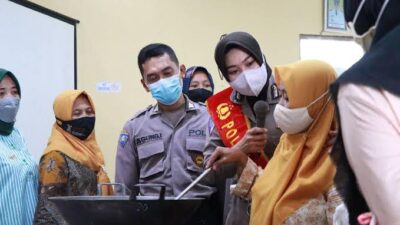 Bripka Sandi-Aipda Yuniar dari Polres Sukabumi yang Berkontribusi untuk Pendidikan dan UMKM Indonesia