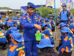 Dirpolairud Polda Jateng Kukuhkan 175 Relawa  SAR Arvanat di Pantai Tirang