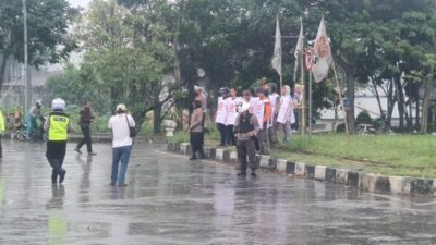 Disertai Hujan, Polres Semarang berikan pengamanan Flashmob Penolakan kenaikan harga BBM