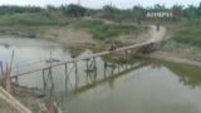 Jembatan Bambu Berbayar saat Kemarau, Bantu Warga Pangkas Jarak dari Kudus ke Demak