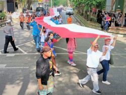 Pembentangan Merah Putih Sepanjang 1 Km di Salatiga Peringati Sumpah Pemuda