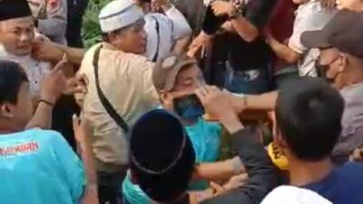 BREAKING NEWS: Pilkades di Desa Krajanbogo Demak Ricuh, Pendukung Saling Dorong