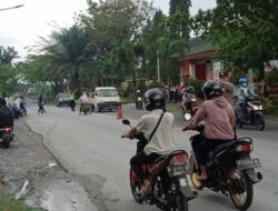 Bantu Anak Menyebrang Jalan Berangkat Sekolah, Polres Banjarnegara Gelar PAM AG