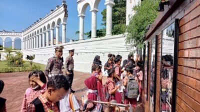 Satlantas Polres Salatiga Ajak Pelajar Tur ke Benteng (Fort) Hock Sosialisasi Keselamatan Berlalulintas