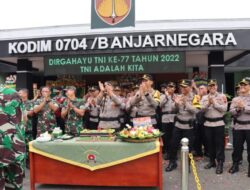 HUT Ke-77 TNI, Kapolres Banjarnegara Bersama PJU Beri Kejutan Dandim 0704