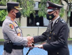 Kapolres Banjarnegara Pimpin Upacara Corps Raport Kenaikan Pangkat dan Pemberian Penghargaan