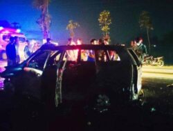 Mobil Xenia Putih Terbakar di Jalan Raya Pati-Tayu, Pemiliknya Masih Misterius