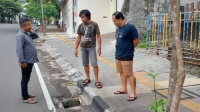 Puluhan Kendaraan Terperosok, Ternyata Besi Inlet Gorong-gorong Hilang Dicuri