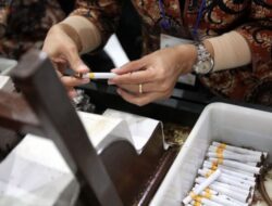 Rencana Kenaikan Cukai Rokok Tahun Depan Bikin Pekerja SKT Was-was