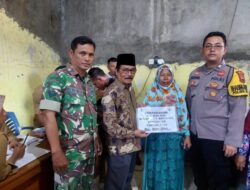 Sinergi TNI – Polri Amankan Penyaluran BLT Di Desa Timbulsloko