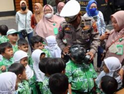Terima Kunjungan Siswa TK, Wakapolres Salatiga : Polisi Hadir untuk Dicintai dan Disayangi