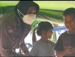 Rumahnya Hancur Akibat Gempa Cianjur, Polwan Bhabinkamtibmas Ini Tetap Jalani Tugas