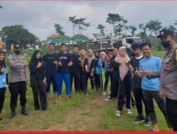 Anggota Binmas Polsek Tingkir Beri Pengamanan Kegiatan Vonfest MRI Mahasiswa UIN Salatiga Di Tingkir Tengah