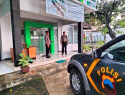 Anggota Polsek Pamotan Polres Rembang, melaksanakan antisipasi Kejahatan di Perkantoran Pegadaian, Berikan Rasa aman dan Nyaman