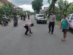Berjalan Terlalu ke Kanan, Motor Hantam Mobil Pick Up di Banjarnegara