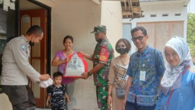 Pendampingan Penyerahan Bantuan Dari BAAS Untuk Anak Stunting Oleh Bhabinkamtibmas Kutowinangun Lor