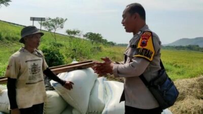 Cegah Kabut Asap Akibat Pembakaran Lahan, Polsek Gringsing Intensifkan Patroli Dialogis