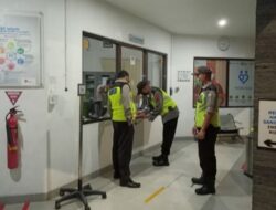 Jaga Kondusifitas, Patroli Polsek Sidomukti Sambangi Perusahaan Sampaikan Pesan Kamtibmas Kepada Security
