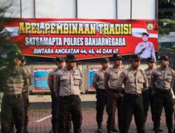 Kapolres Banjarnegara Pimpin Pembinaan Tradisi Pembaretan 50 Bintara