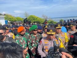 Kapolri Bakar Semangat Anggota Pengamanan KTT G20 saat meninjau Posko Brimob Pura Geger Bali