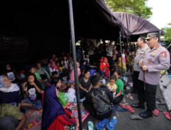 Kapolri Menyerap Aspirasi Masyarakat di Pengungsian Korban Gempa Bumi Cianjur