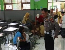 Kapolsek Sidorejo Salatiga Kunjungi SMP Negeri 9 Salatiga Paska Kesurupan Massal
