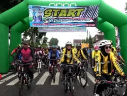 Meriah, Sepeda Santai HUT Korpri dan PGRI di Banjarnegara