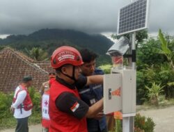PMI Jawa Tengah Pasang 2 EWS di Lokasi Pergerakan Tanah Banjarnegara