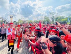 Pasukan Merah Suku Dayak Pastikan Kawal Jokowi Satu Komando