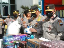 Peduli Korban Gempa Cianjur. Polda Jateng Berangkatkan Truk Berisi Bantuan Logistik