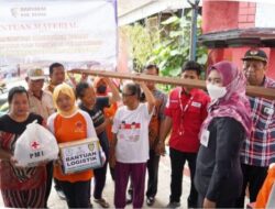 Pemkab Demak Serahkan Bantuan Untuk Korban Angin Puting Beliung di Desa Sriwulan