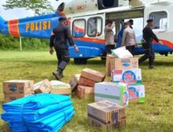 Polri Berangkatkan Helikopter Berisi Bantuan Pangan Untuk Desa Terisolir Terdampak Gempa Cianjur