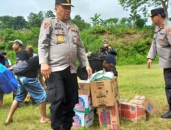 Polri Gunakan Helikopter Kirim Bantuan Pangan ke Desa Terisolir Terdampak Gempa Cianjur