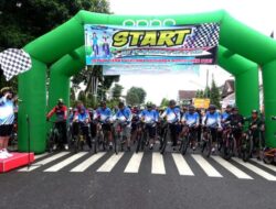 Ratusan Goweser Padati Alun-Alun Banjarnegara Ikuti Sepeda Santai HUT Korpri dan PGRI