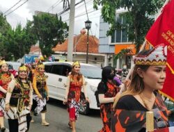 Ribuan warga Kota Salatiga Melihat Kirab Budaya MPC Pemuda Pancasila