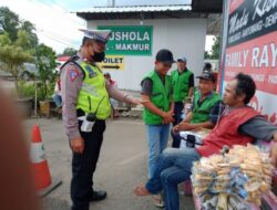 Sambang Pedagang Asongan di Terminal Salatiga, Anggota Unit Lantas Polsek Tingkir Sampaikan Pesan Kamtibmas