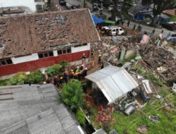 Situasi Hujan sejak pagi tak halangi evakuasi 5 korban gempa Cianjur