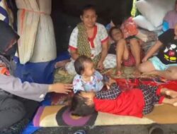Tim trauma healing ajak main anak korban pengungsian gempa Cianjur