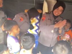 Tim trauma healing ajak main anak korban pengungsian gempa dan longsor Cianjur
