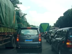 Akibat Kecelakaan Truk di Tol Semarang, 10 Km Ditempuh 2 Jam